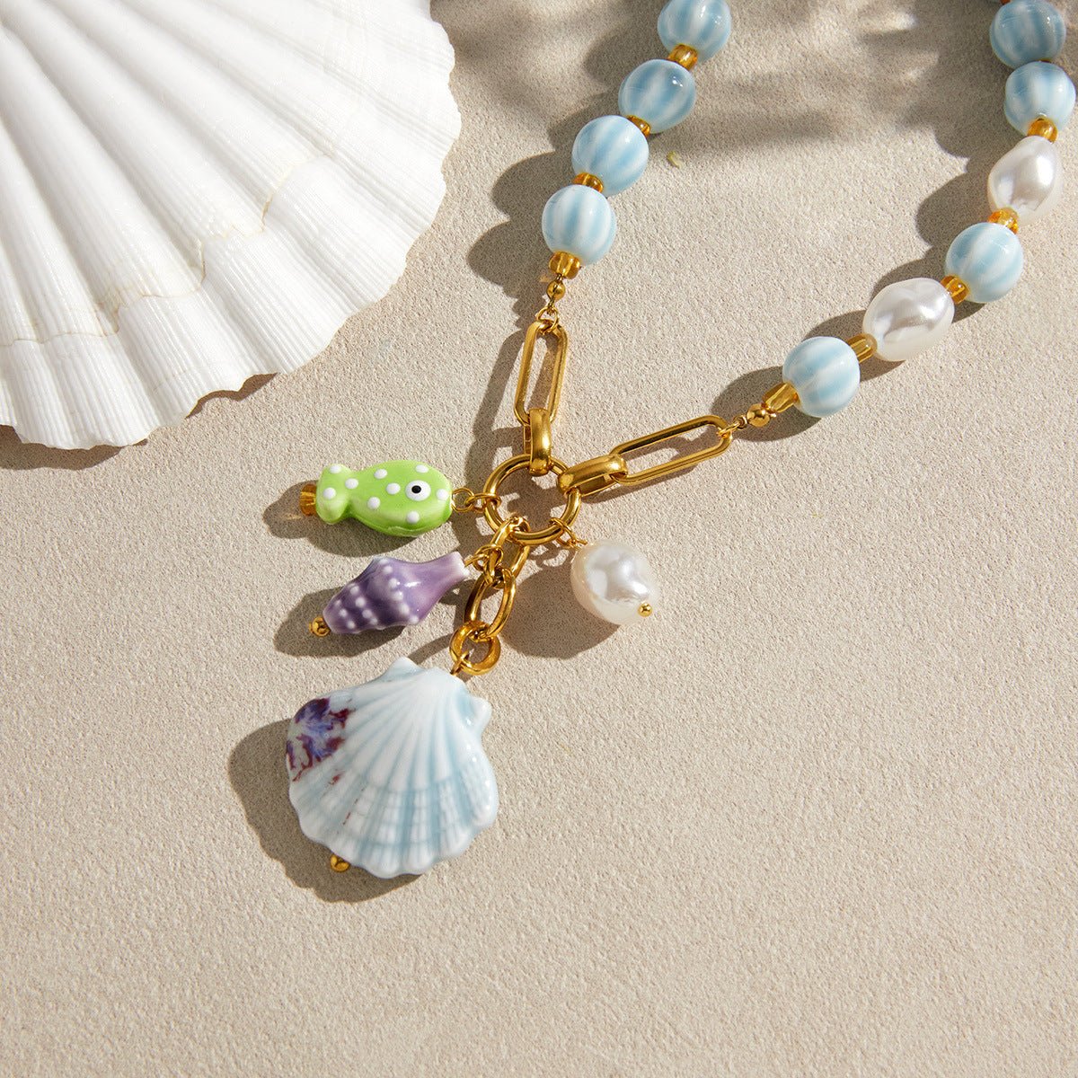 Ceramic Shell Colored Stainless Steel Necklace - a Luxurious and Niche Accessory Suitable for Summer Beach Vacation Style