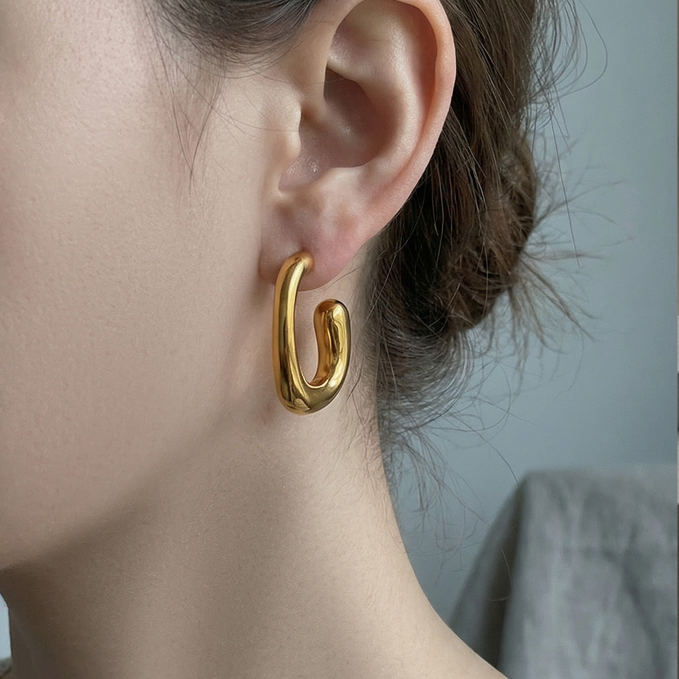 2026 Trendy Minimalist C Shape Earrings 18K Gold Plated Irregular Hoop Versatile Daily Wear Stainless Steel Earrings for Women