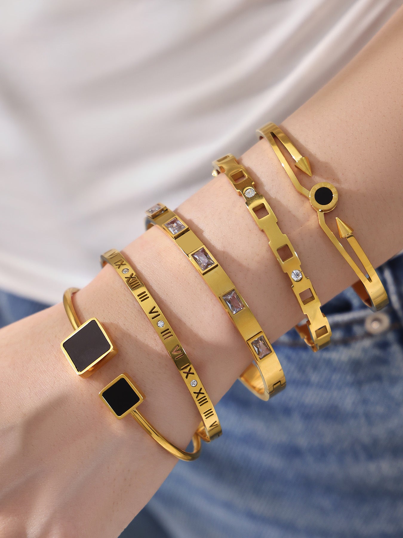 Fashion Stainless Steel Roman Numeral Zircon Bracelet for Women Minimalist Luxury Cubic Zirconia Bangle with Secure Clasp