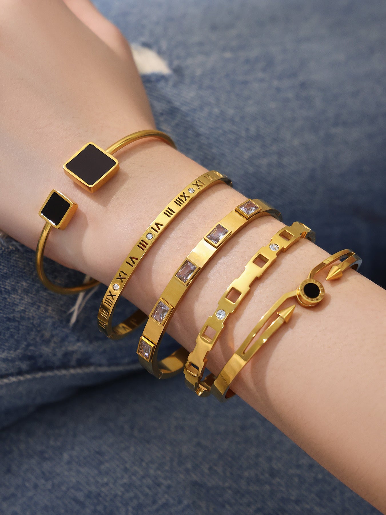 Fashion Stainless Steel Roman Numeral Zircon Bracelet for Women Minimalist Luxury Cubic Zirconia Bangle with Secure Clasp