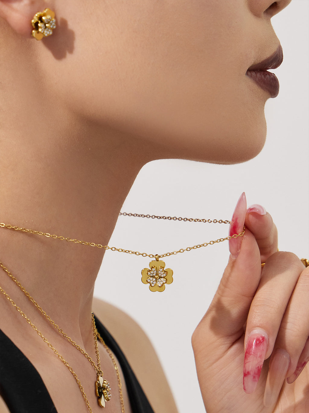 Mystery Stainless Steel Three Dimensional Five Leaf Clover Zircon Pendant Necklace 18k Gold Plated Bamboo Chain European
