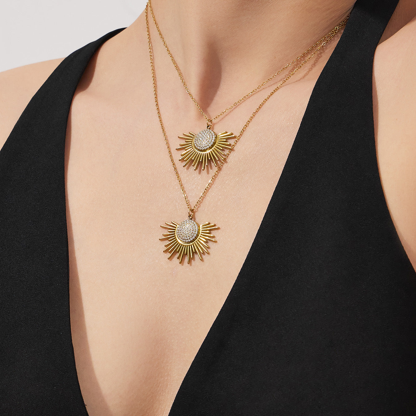 Fashion PVD Gold Plated Sun Necklace for Women Elegant Zirconia Stainless Steel Chain Minimalist Daily Wear Jewelry Gift