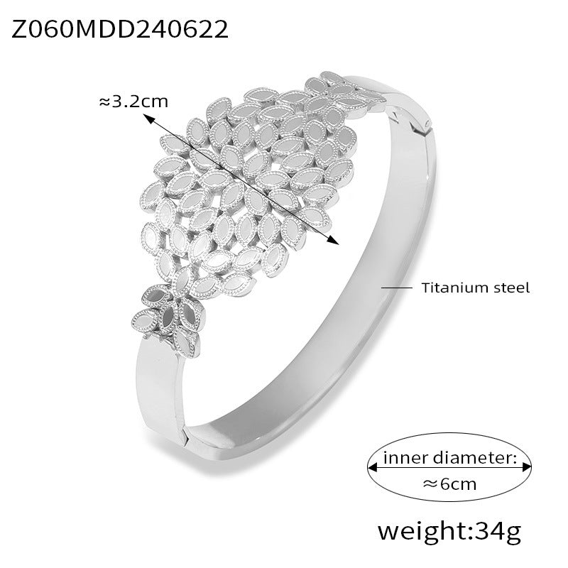 Wide Chunky Stainless Steel Fashion Cuff Bracelet for Girls Elegant Jewelry Accessory