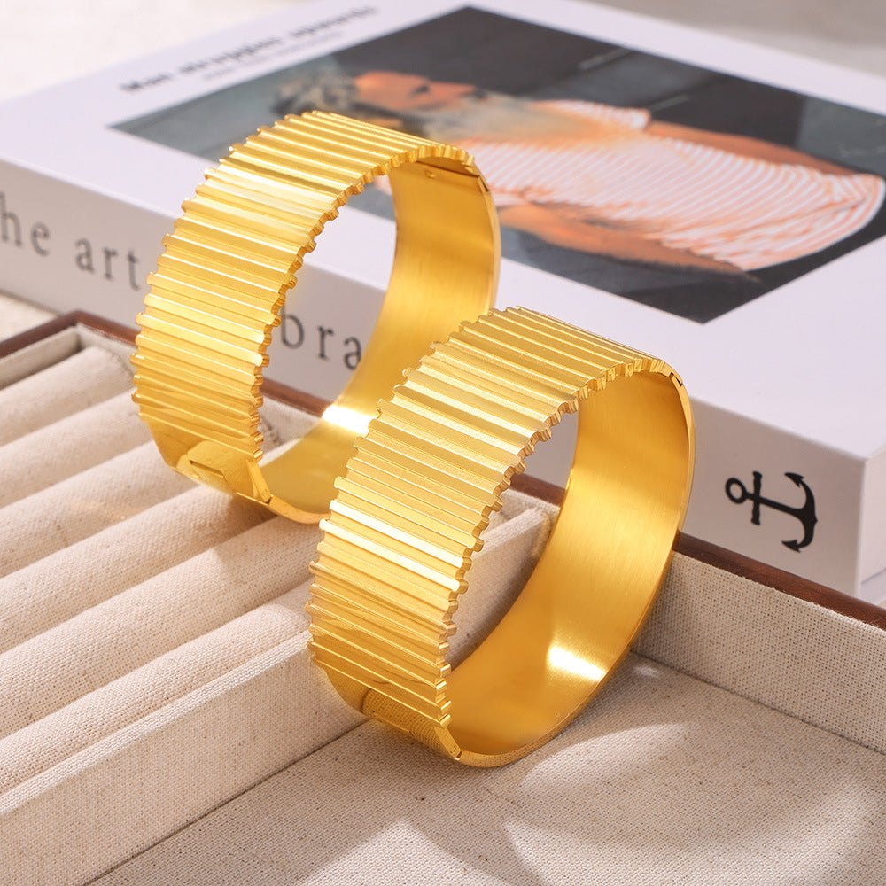 Wide Chunky Stainless Steel Fashion Cuff Bracelet for Girls Elegant Jewelry Accessory
