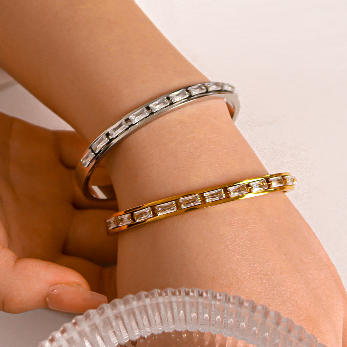 High Quality Stainless Steel Zircon Cuff Bracelets Waterproof Gold Plated Fashion Jewelry Bangles
