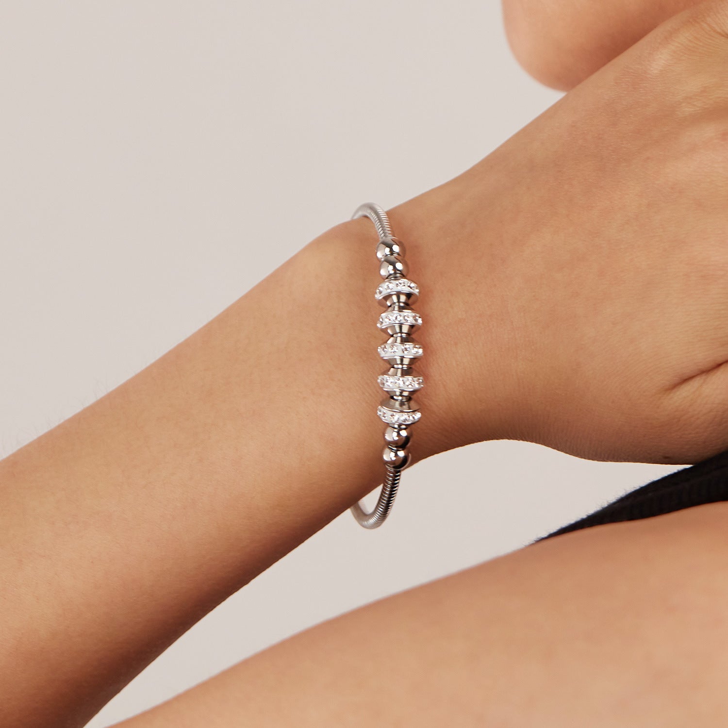 Elegant Stainless Steel Magnet Cuff Bracelet for Women and Men Fashionable Jewelry Bangles