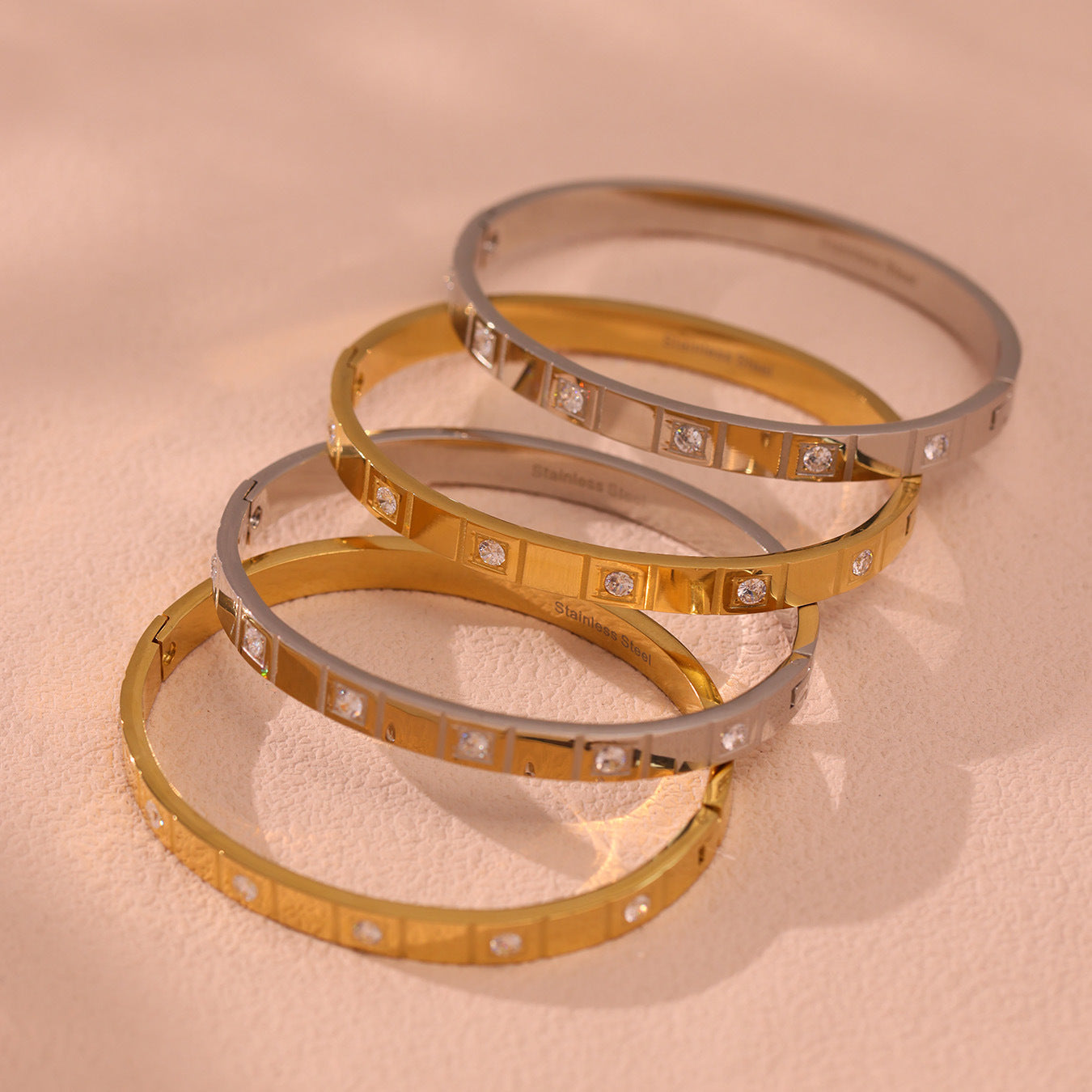 High Quality Stainless Steel Zircon Bracelets Waterproof Gold Plated Factory Wholesale Low MOQ Fashion Jewelry Bangles for Girls