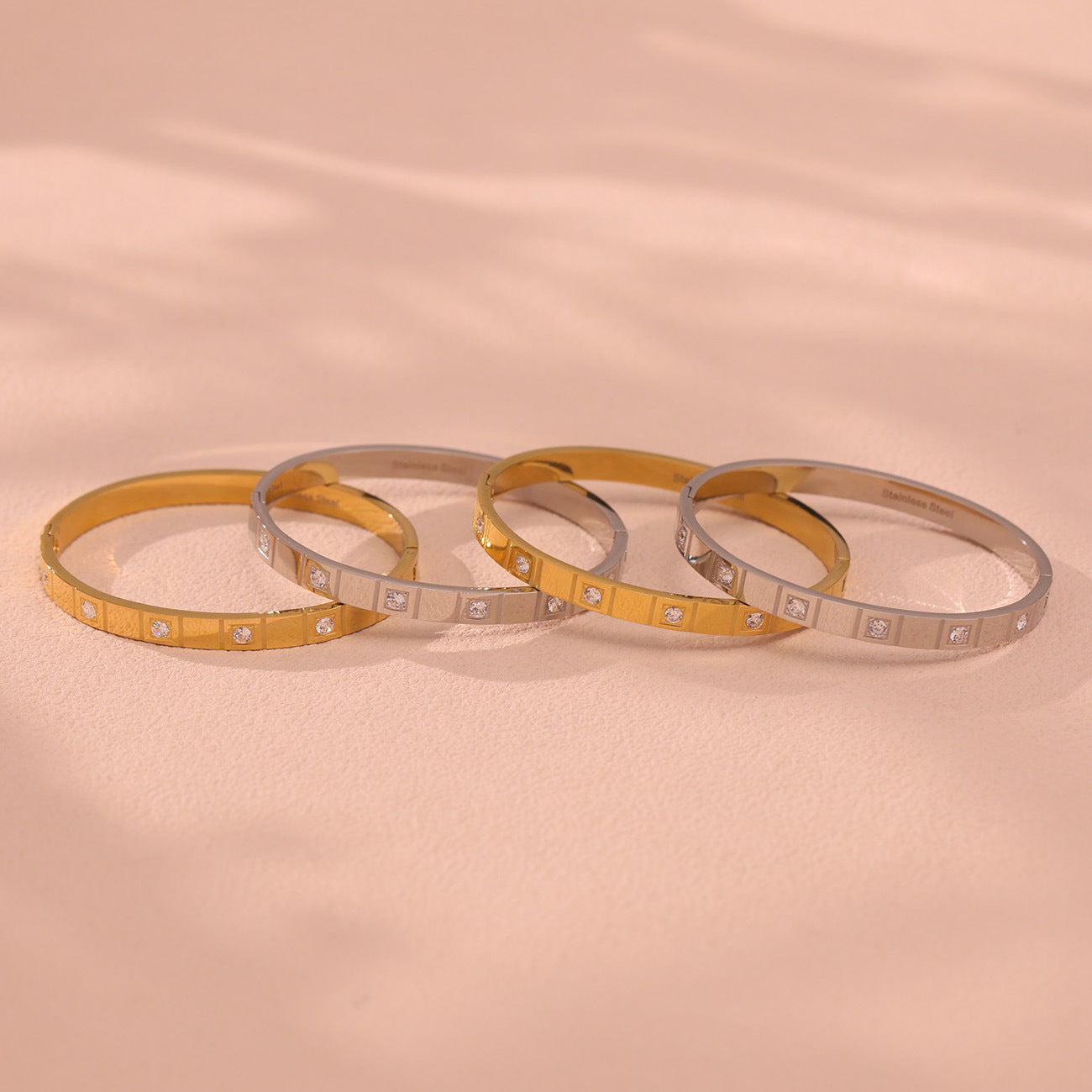 High Quality Stainless Steel Zircon Bracelets Waterproof Gold Plated Factory Wholesale Low MOQ Fashion Jewelry Bangles for Girls