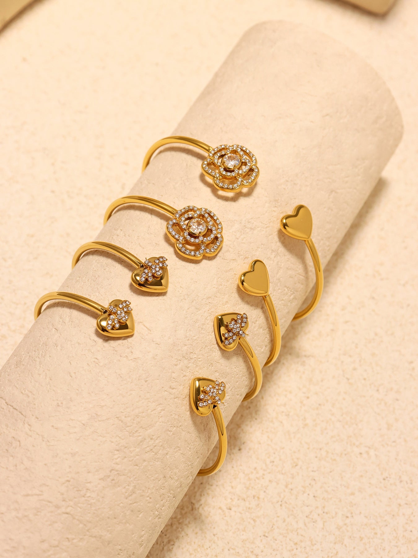 Best Selling Gold Plated Stainless Steel Zirconia Flower Bangles Fashion Cuff Bracelets for Girls Wholesale Jewelry