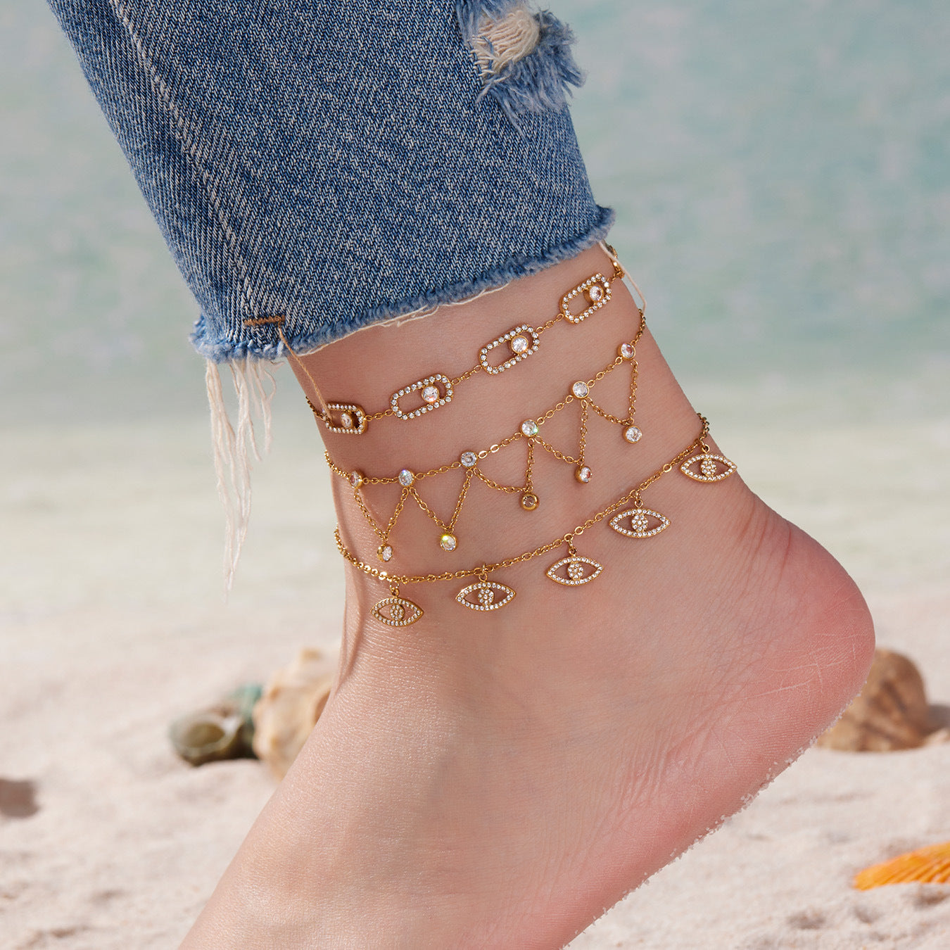 Factory Wholesale Stainless Steel Real Gold Plated Fashion Bracelets with Trendy Style and Zircon Main Stone for Gifts