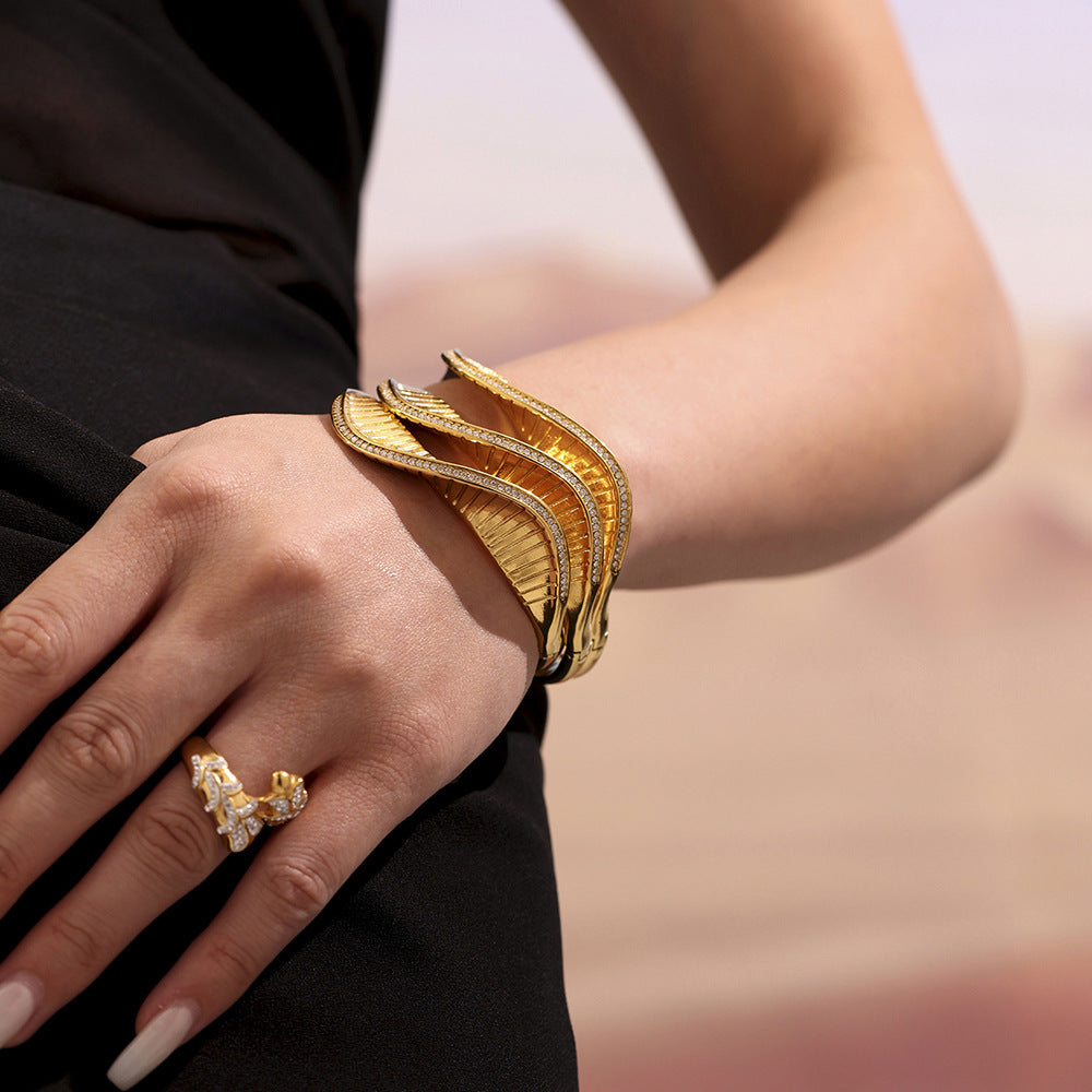 Wholesale Factory Stainless Steel Zircon Cuff Bracelets for Girls Waterproof Gold Plated Fashion Jewelry Bangles Open Close