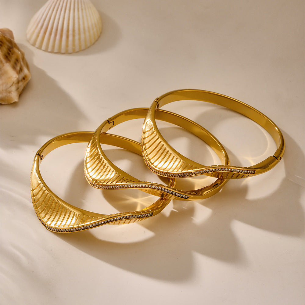 Wholesale Factory Stainless Steel Zircon Cuff Bracelets for Girls Waterproof Gold Plated Fashion Jewelry Bangles Open Close