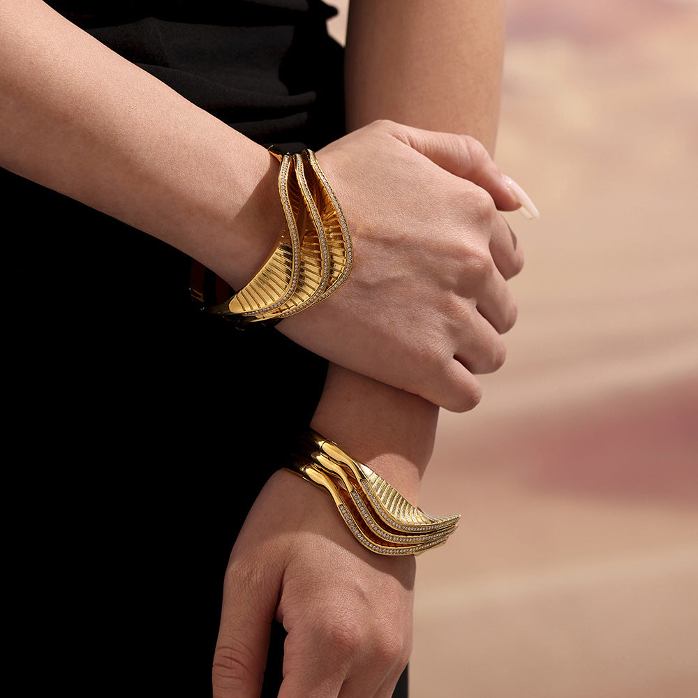 Wholesale Factory Stainless Steel Zircon Cuff Bracelets for Girls Waterproof Gold Plated Fashion Jewelry Bangles Open Close