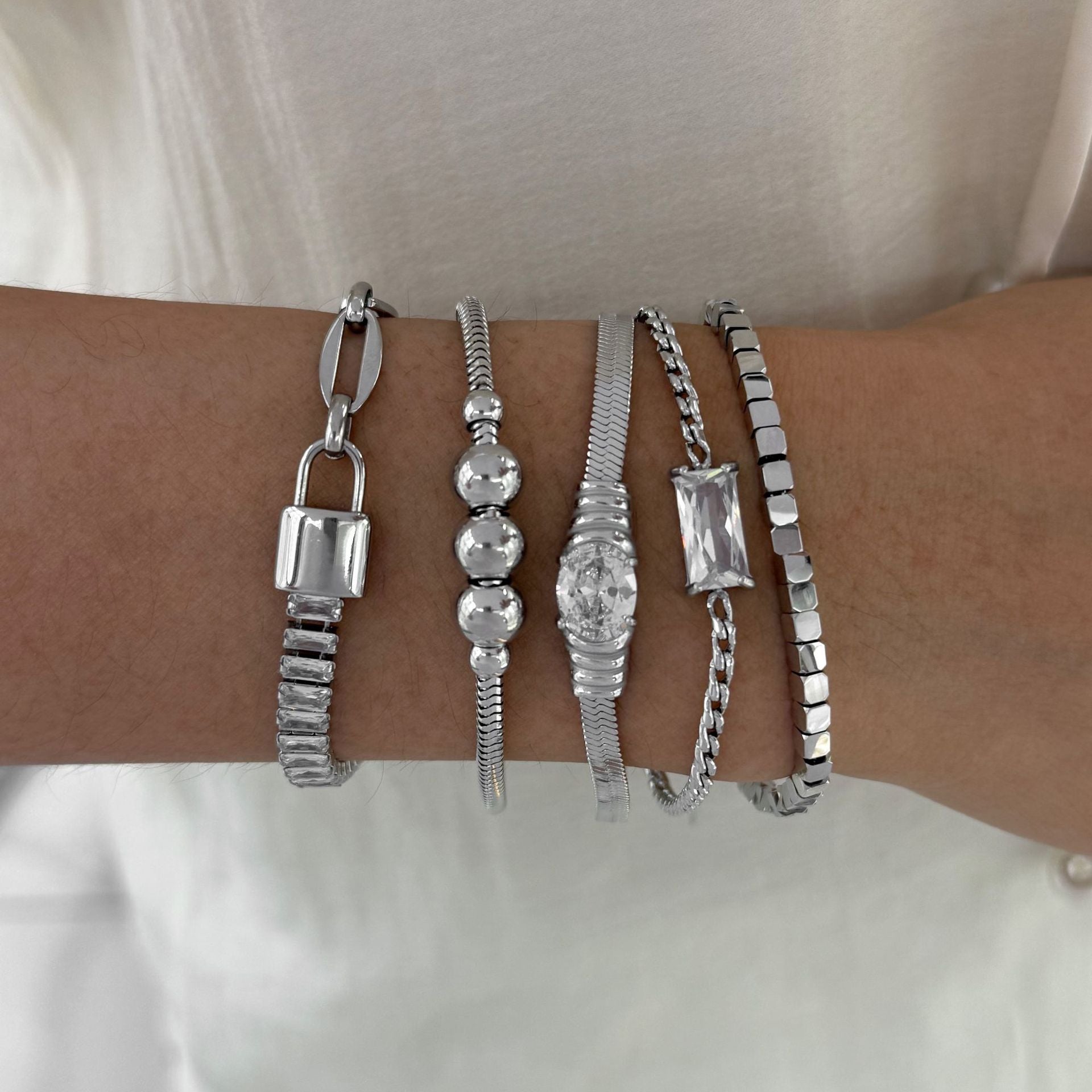 Wholesale Trendy Geometric Stainless Steel Bracelets Real Gold PVD Technology Fashion Jewelry with Zircon for Girls