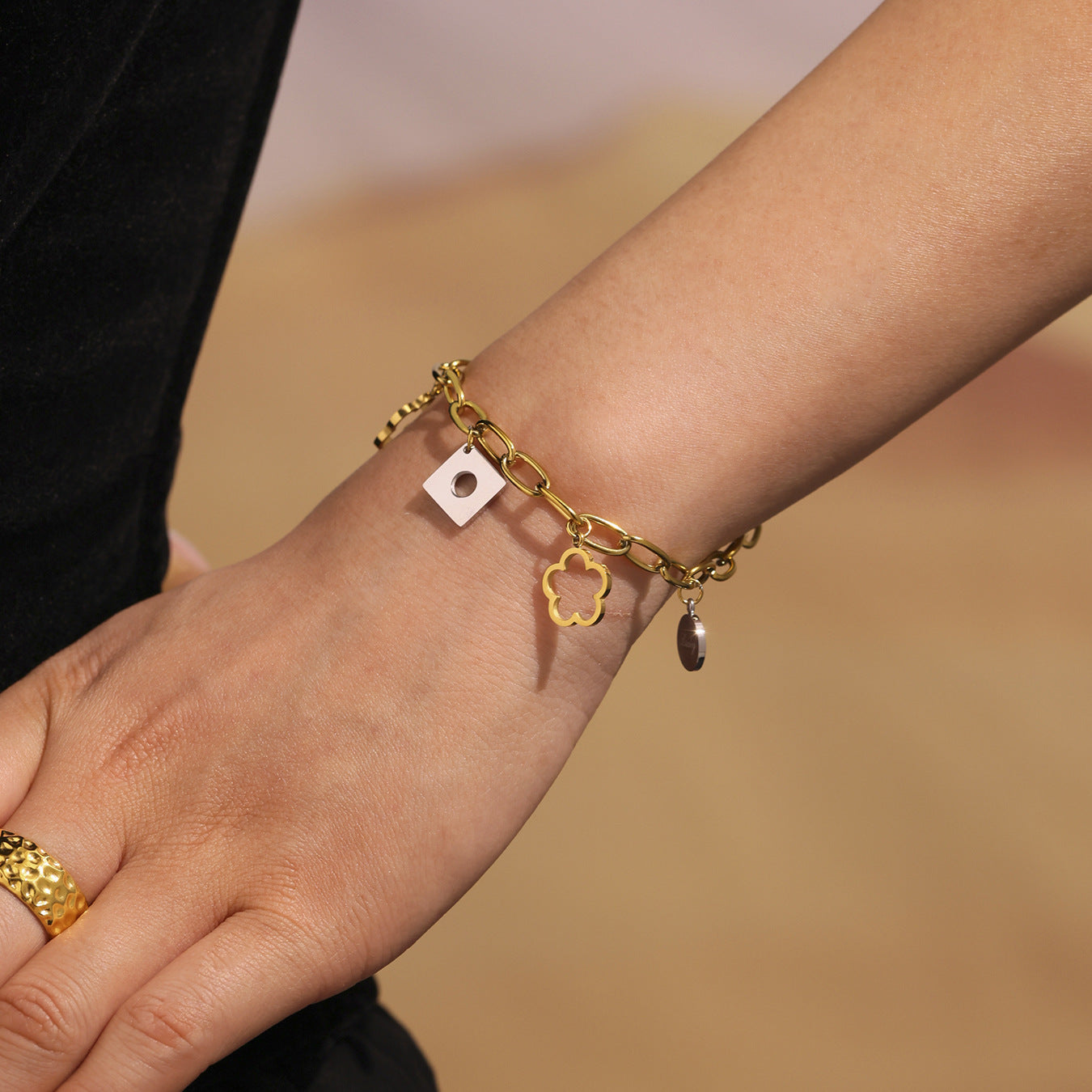 Trendy Stainless Steel 18K Gold PVD Plated Charm Bracelet for Party Occasions