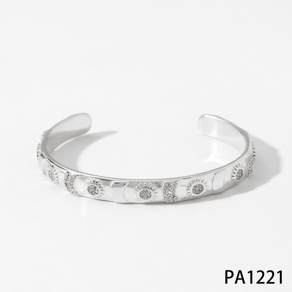 Customizable 18K Gold PVD Plated Stainless Steel Zirconia Open Cuff Bracelets Fashionable Bangles for Women