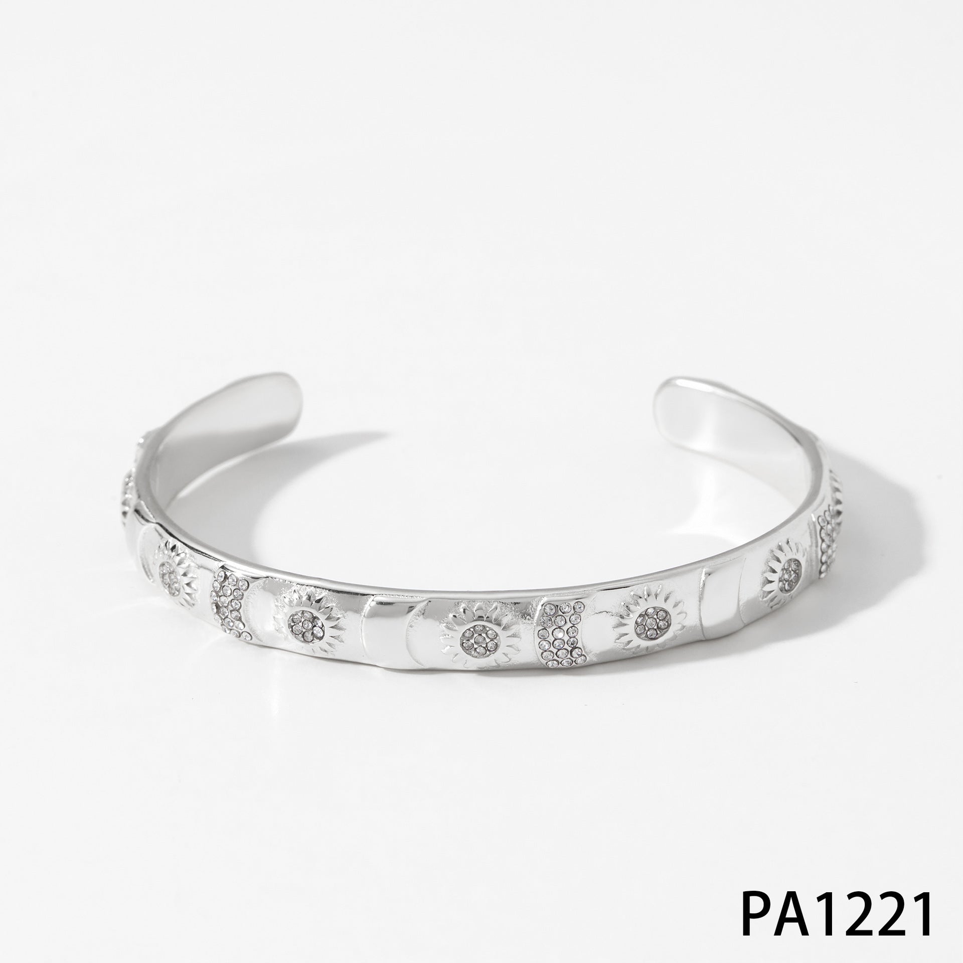 Customizable 18K Gold PVD Plated Stainless Steel Zirconia Open Cuff Bracelets Fashionable Bangles for Women