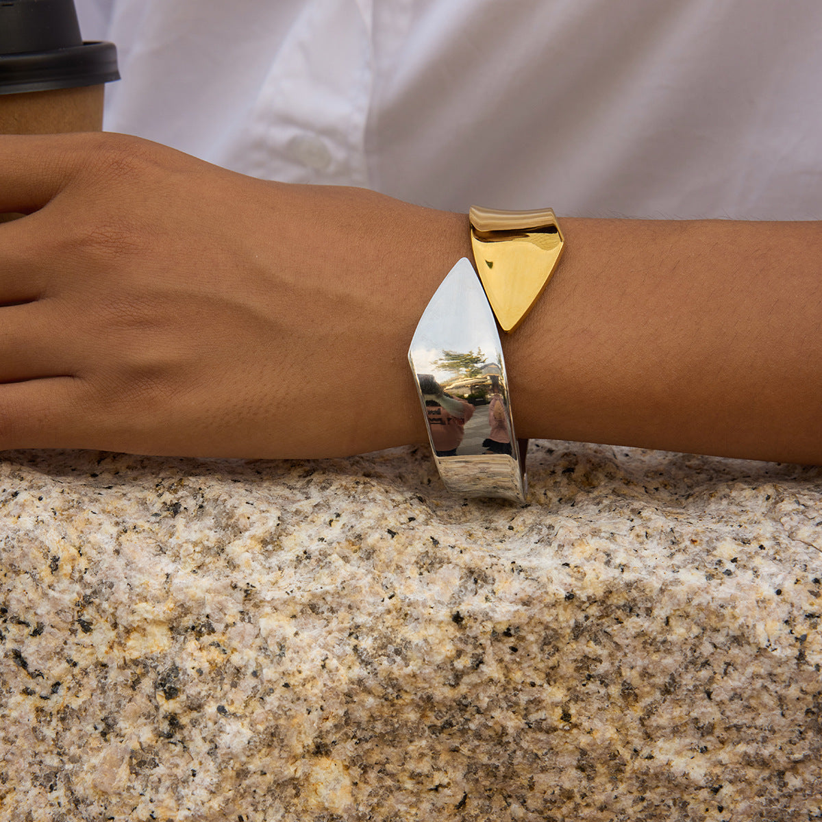Customizable 18K Gold PVD Plated Stainless Steel Fashion Open and Close Cuff Bracelets 2 Tone Bangles for Men and Women