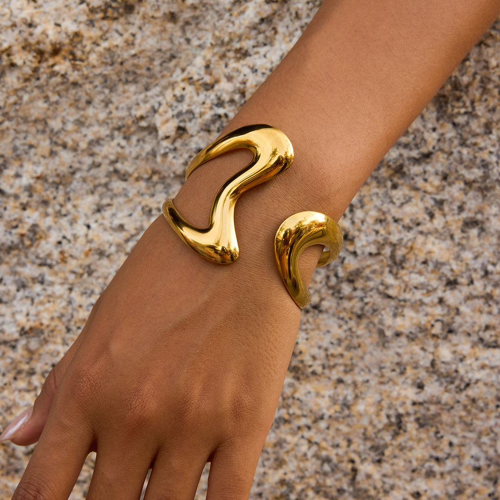 Customizable 18K Gold PVD Plated Stainless Steel Fashion Cuff Bracelets Bangles for Men and Women