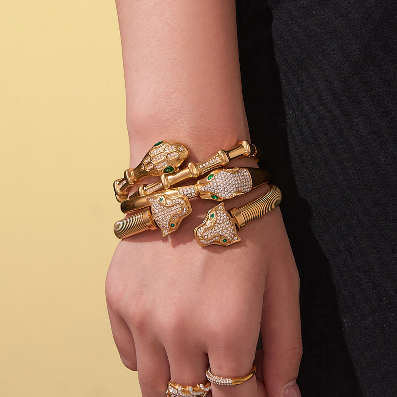 Customizable Vintage 18K Gold PVD Plated Zircon Snake Stainless Steel Open Bangle Bracelets Wholesale Waterproof Vacuum Plating