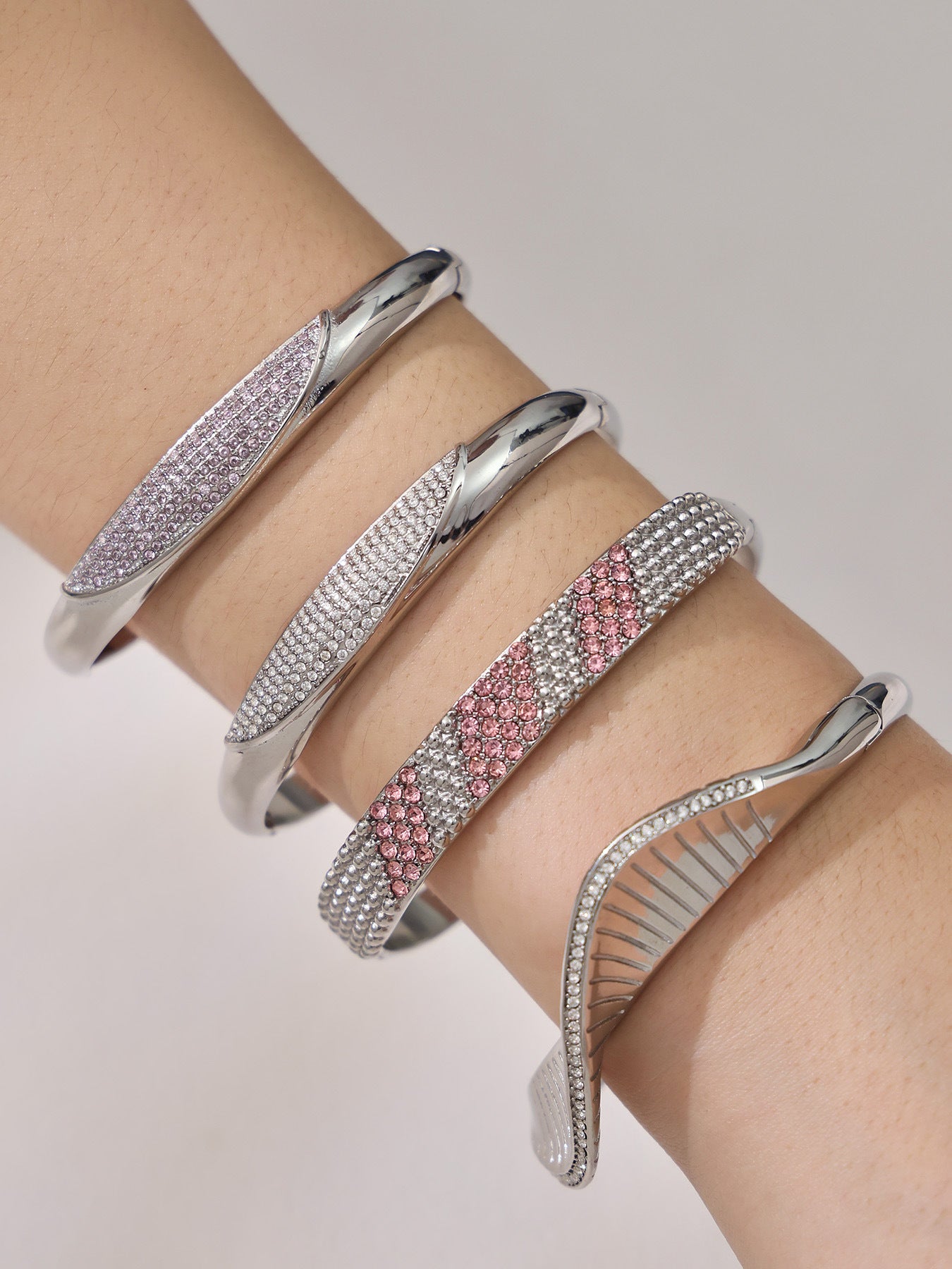 Stainless Steel 18K Gold Plated White Pink Zircon Crown Shape Bangle Bracelet for Unisex Gift Wholesale