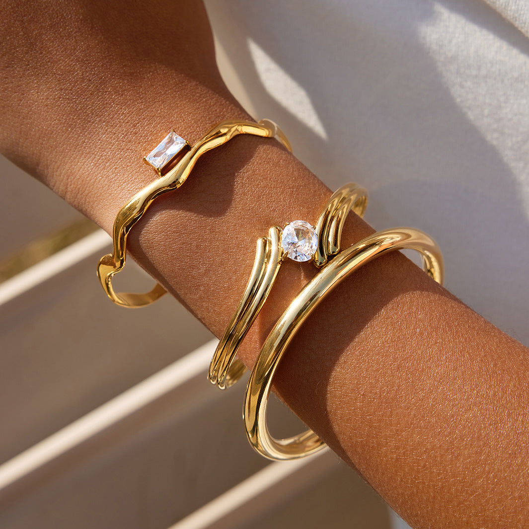 Customizable Vintage 18K Gold PVD Plated Stainless Steel White Zircon Cuff Bracelets Fashionable Bangles for Men and Women Gift