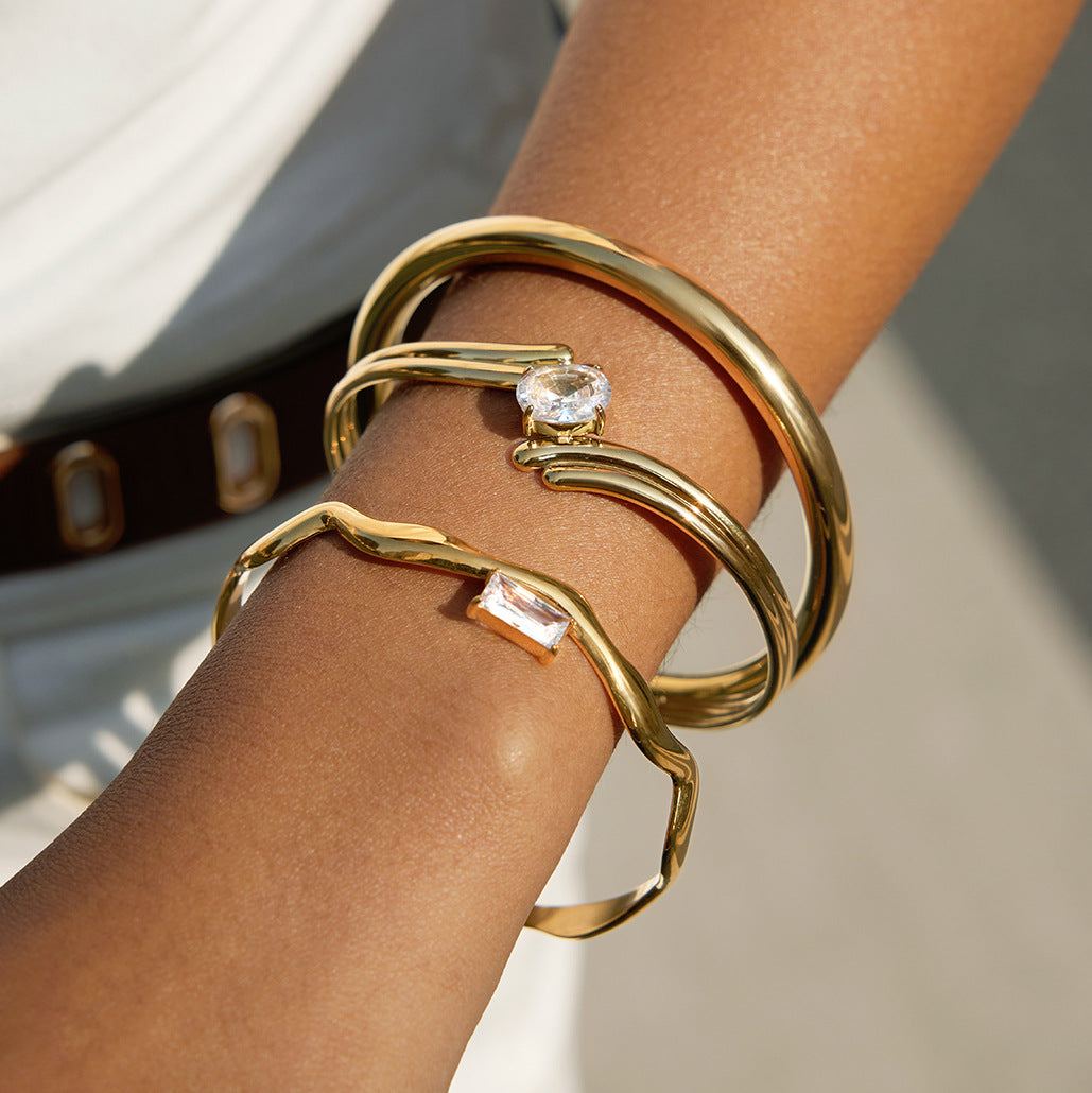 Customizable Vintage 18K Gold PVD Plated Stainless Steel White Zircon Cuff Bracelets Fashionable Bangles for Men and Women Gift