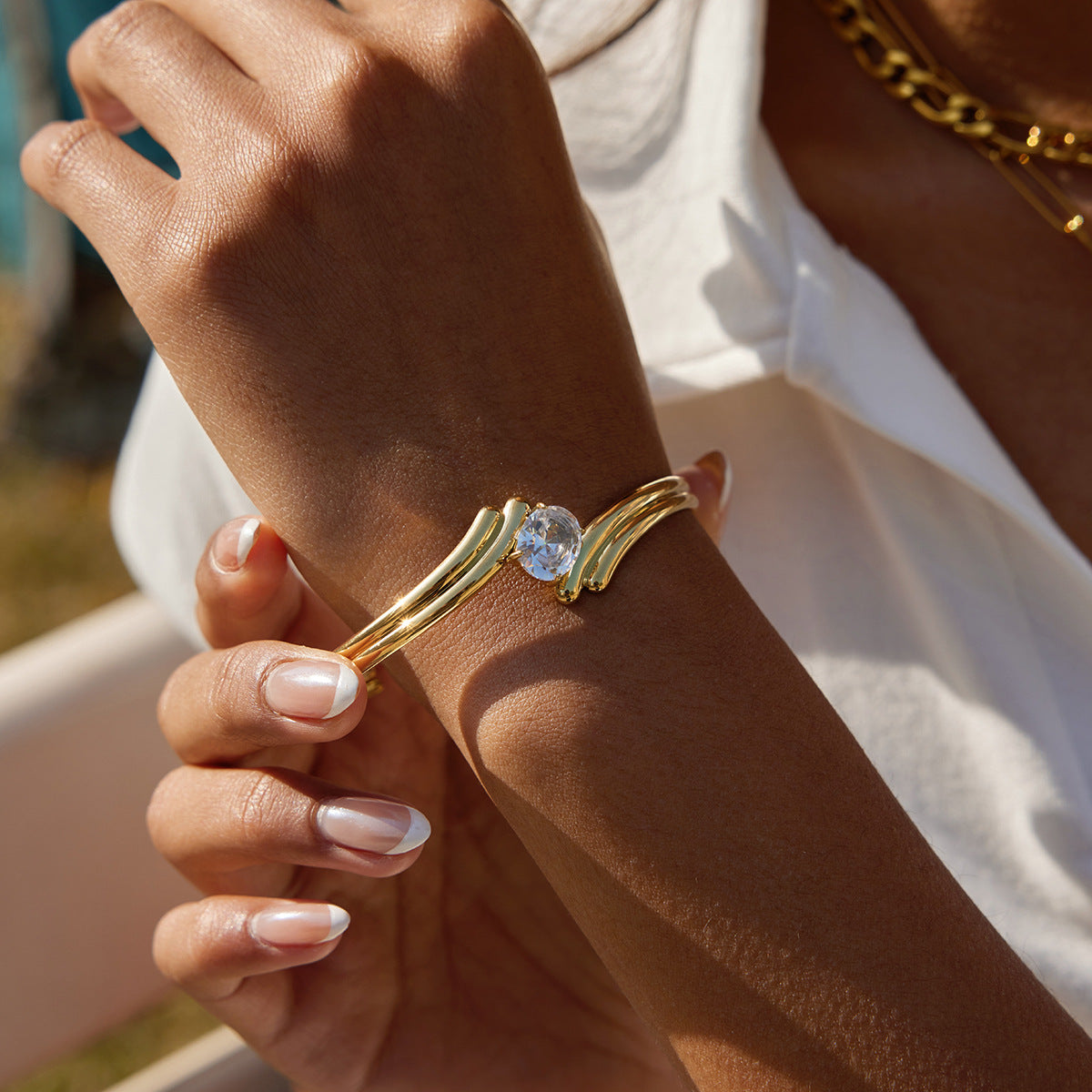 Customizable Vintage 18K Gold PVD Plated Stainless Steel White Zircon Cuff Bracelets Fashionable Bangles for Men and Women Gift