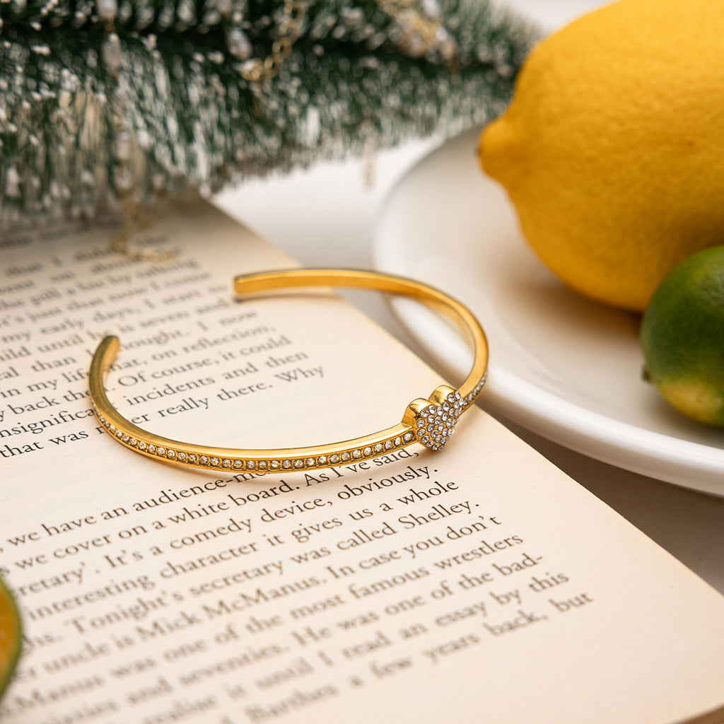 Customizable Cute 18K Gold PVD Plated Stainless Steel White Zircon Heart Design Cuff Open Bracelets Fashionable Bangles for Gift
