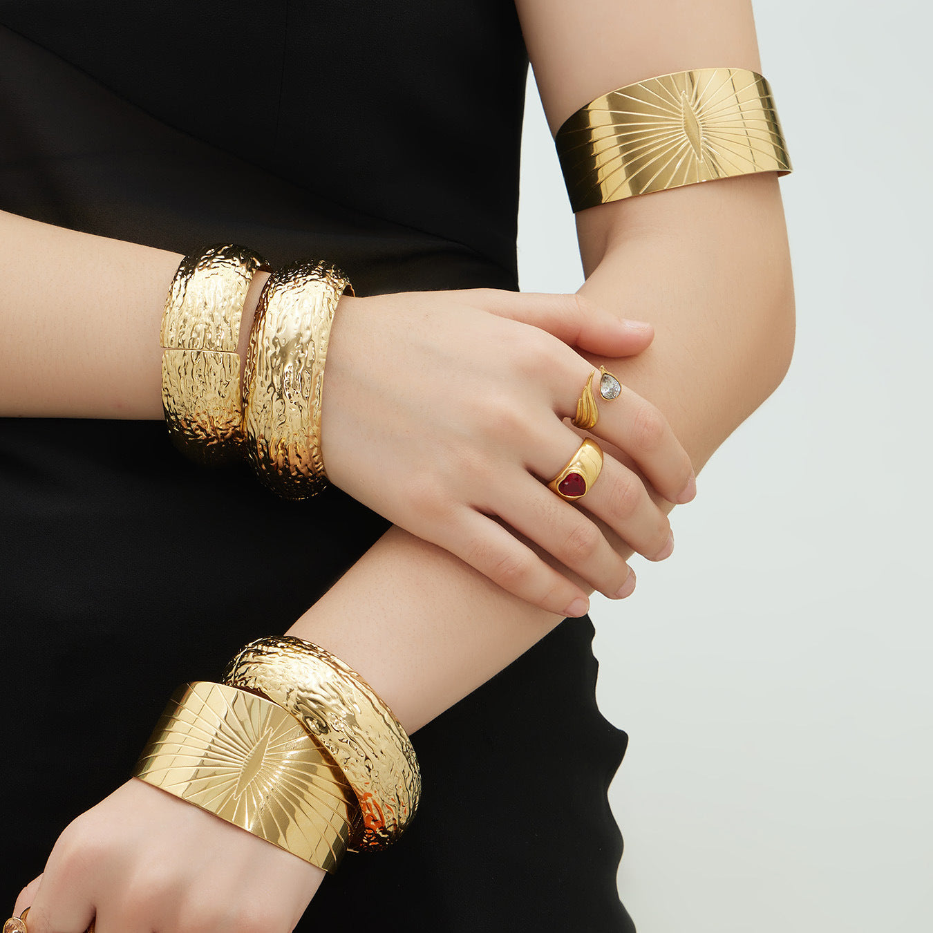 Chunky Stainless Steel 18K True Gold Plated Cute Open Cuff Bracelets & Bangles Crown Pattern Fashion Jewelry for Women's-Gift