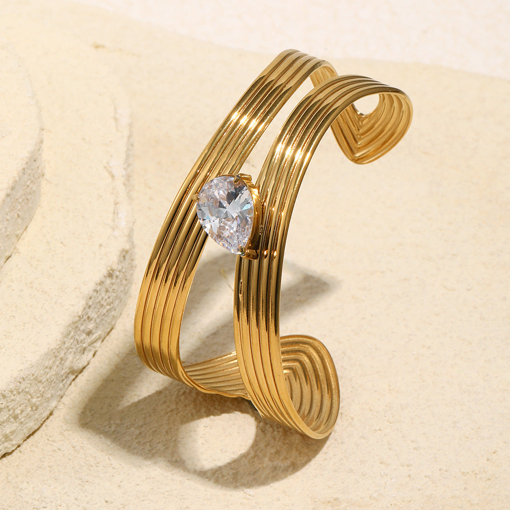 Customizable Vintage 18K Gold Plated Stainless Steel White Zircon Chunky Bangles Gift