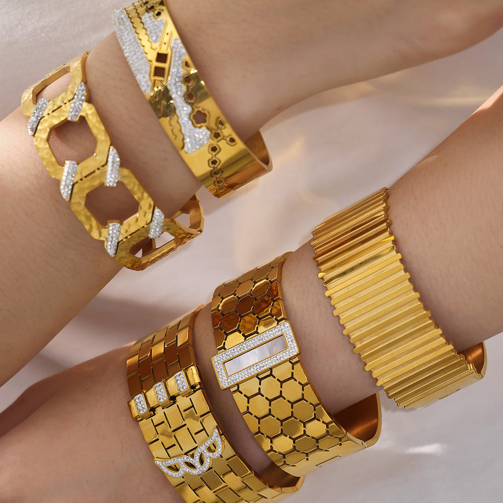 Stainless Steel Wide Chunky Vintage Crown Shape Zircon Bangle with 18K Gold Plating Unisex Fashion Jewelry