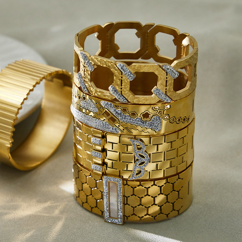 Stainless Steel Wide Chunky Vintage Crown Shape Zircon Bangle with 18K Gold Plating Unisex Fashion Jewelry