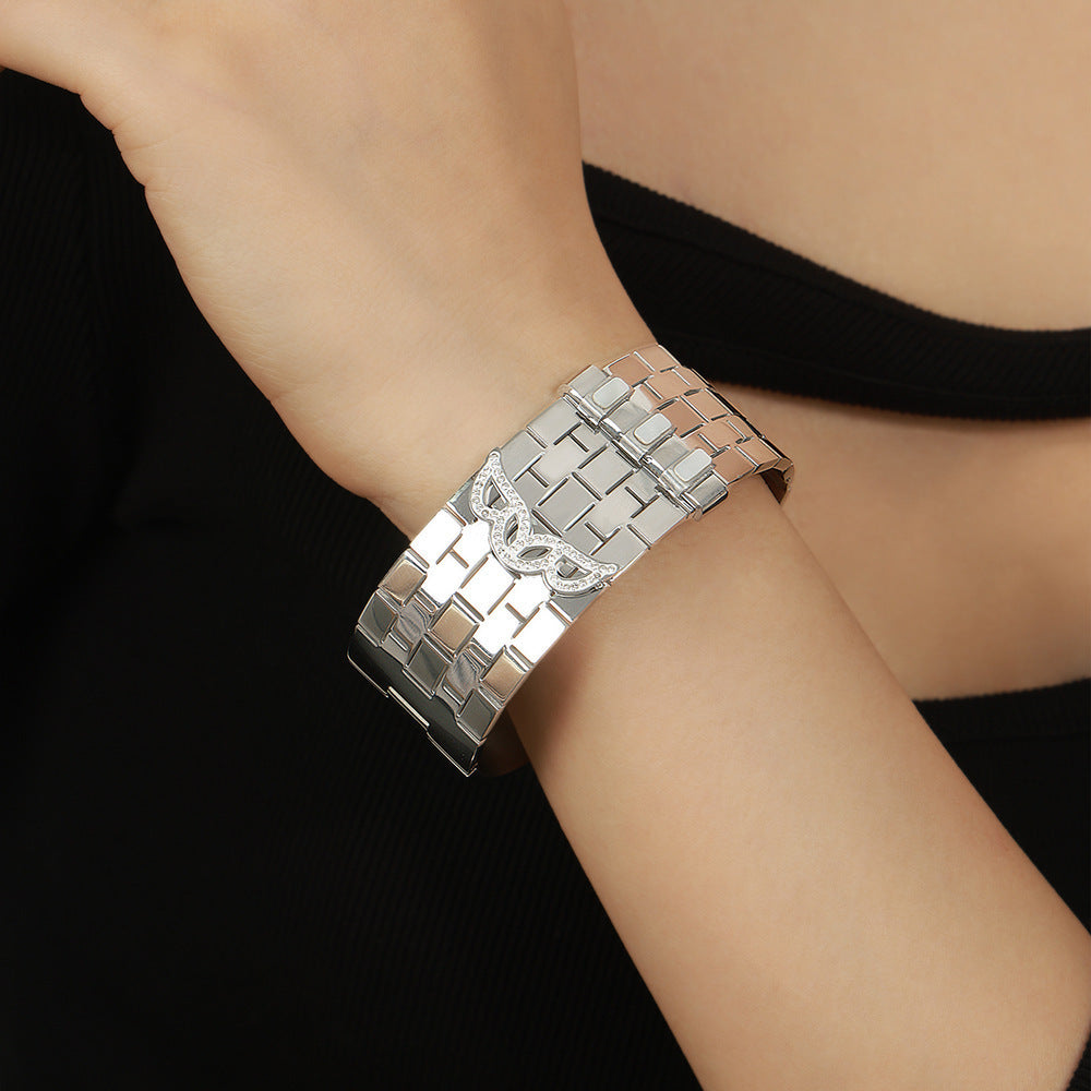 Stainless Steel Wide Chunky Vintage Crown Shape Zircon Bangle with 18K Gold Plating Unisex Fashion Jewelry